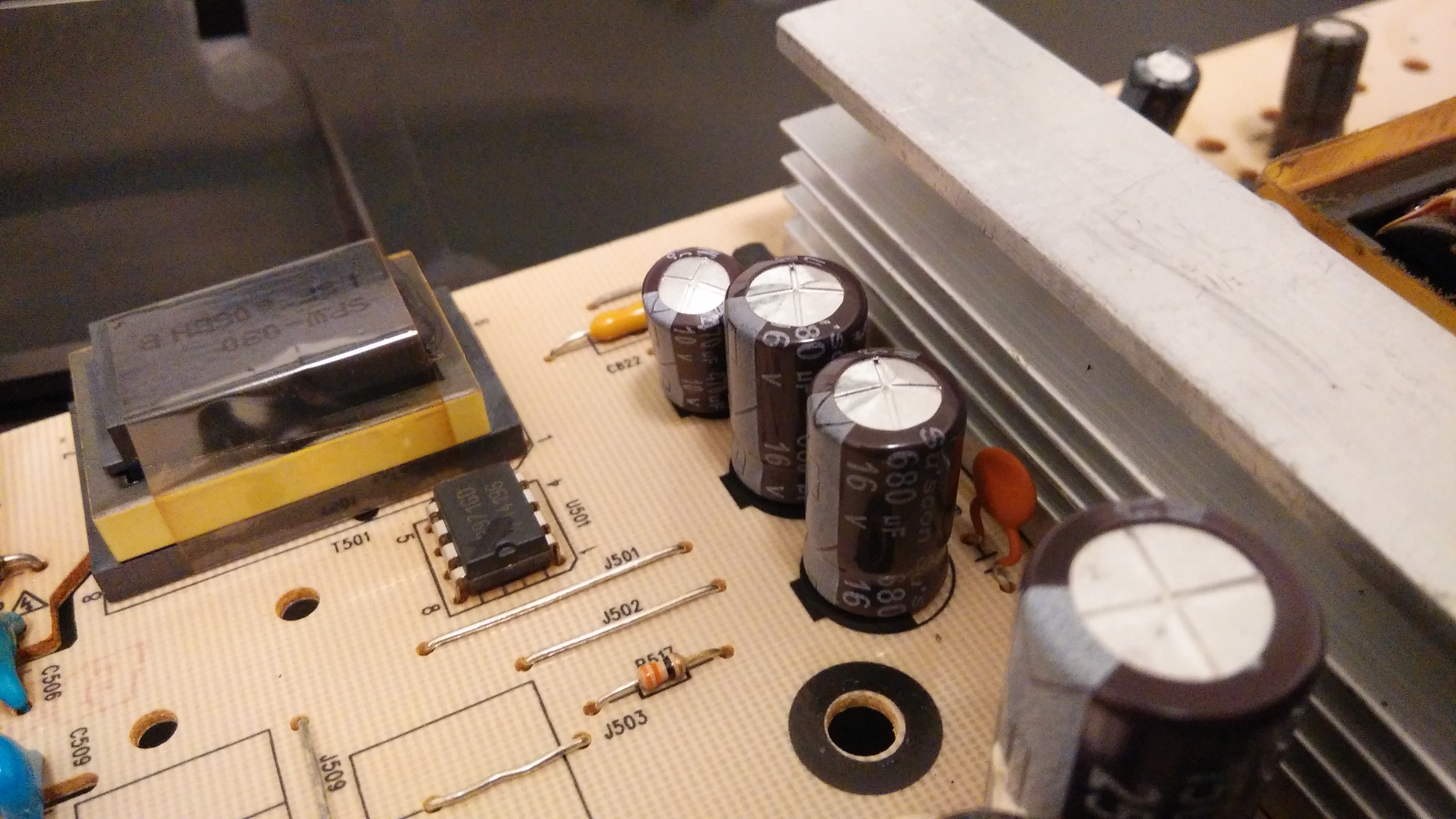 Broken electrolyte capacitors